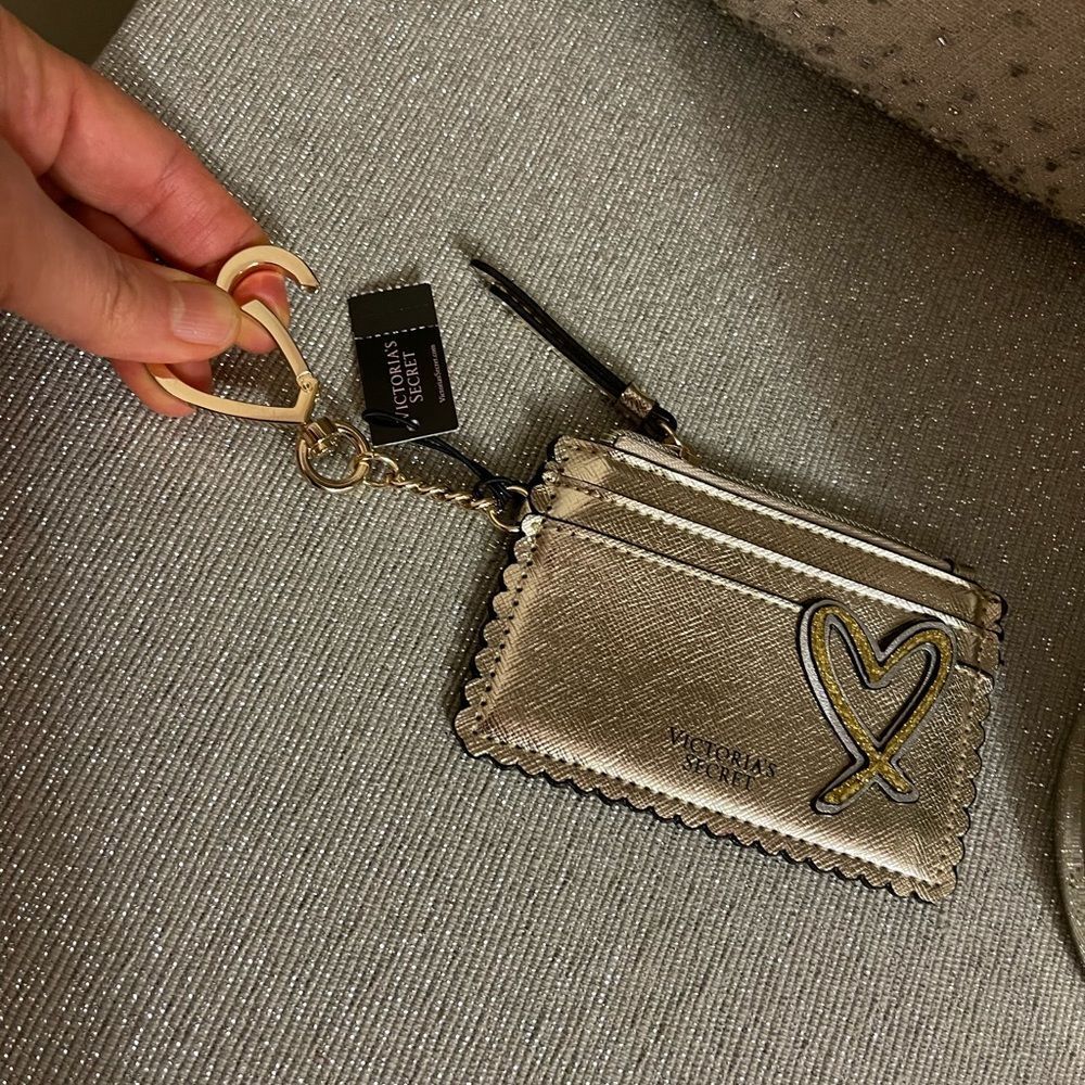 Cardāholder - Picture 11 of 12